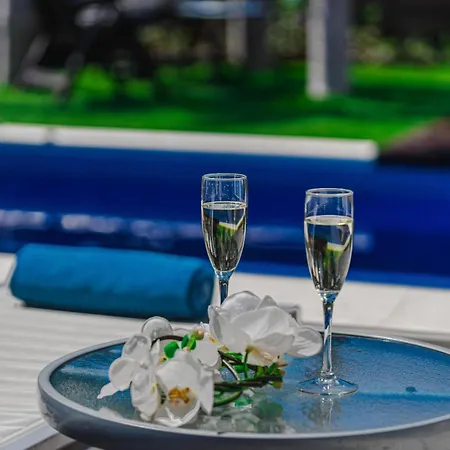Lux 7 With 6 Bedrooms, 4 Bathrooms Villa