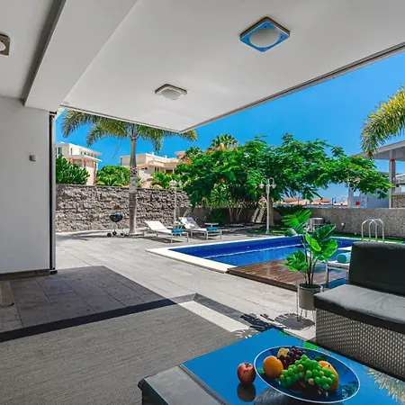 Lux 7 With 6 Bedrooms, 4 Bathrooms Costa Adeje (Tenerife)