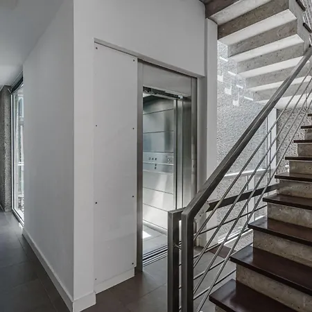 Lux 7 With 6 Bedrooms, 4 Bathrooms Villa *