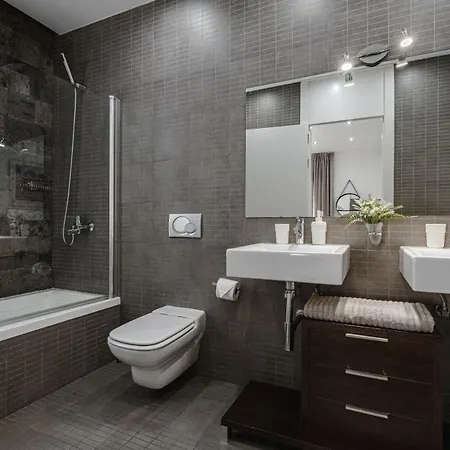 Lux 7 With 6 Bedrooms, 4 Bathrooms Villa