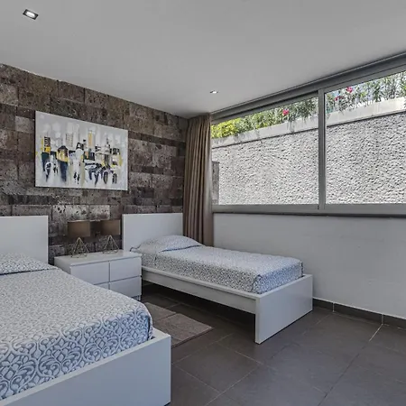 Lux 7 With 6 Bedrooms, 4 Bathrooms Costa Adeje (Tenerife)